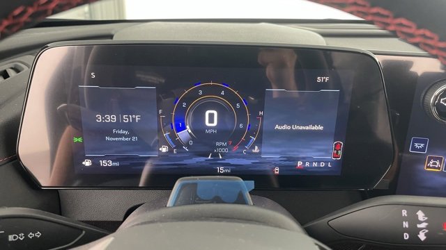 Used 2025 Chevrolet Traverse RS image 40