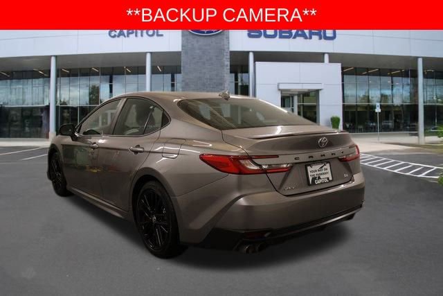 Used 2025 Toyota Camry SE image 7
