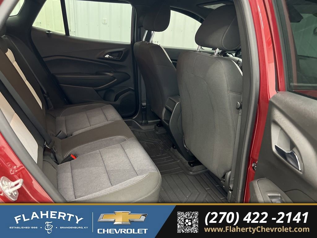 Used 2025 Chevrolet Trax RS w/ Driver Confidence Package image 13