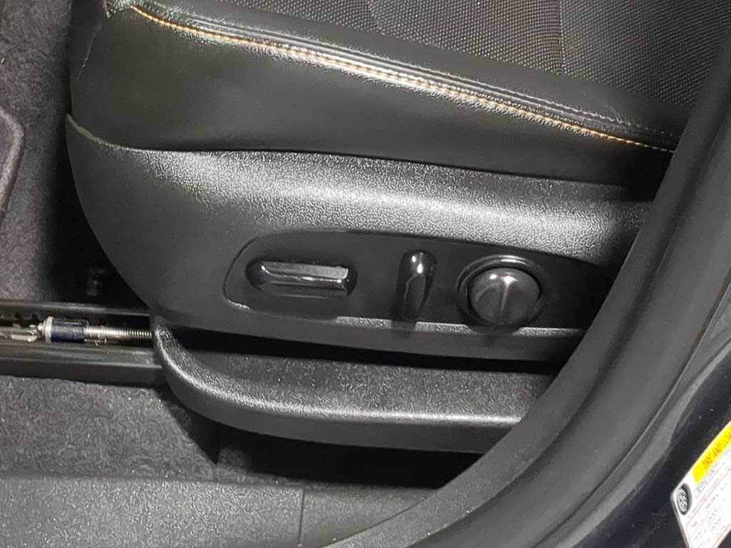 Used 2020 Chevrolet Equinox Premier FWD image 21