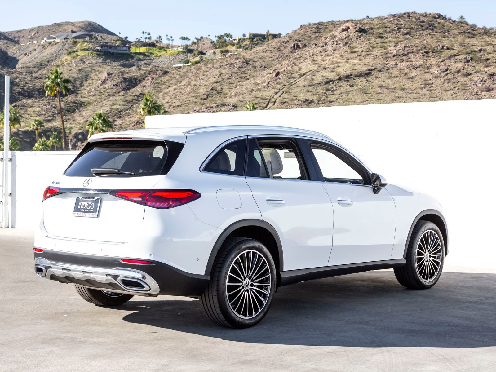 Used 2025 Mercedes-Benz GLC 300 image 10