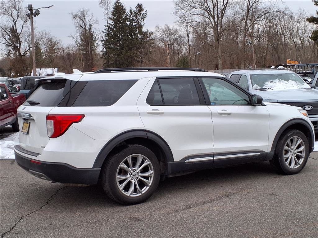 Used 2020 Ford Explorer XLT w/ Equipment Group 202A image 6
