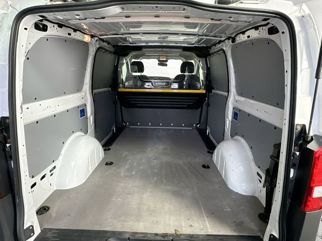 Used 2022 Mercedes-Benz Metris image 5