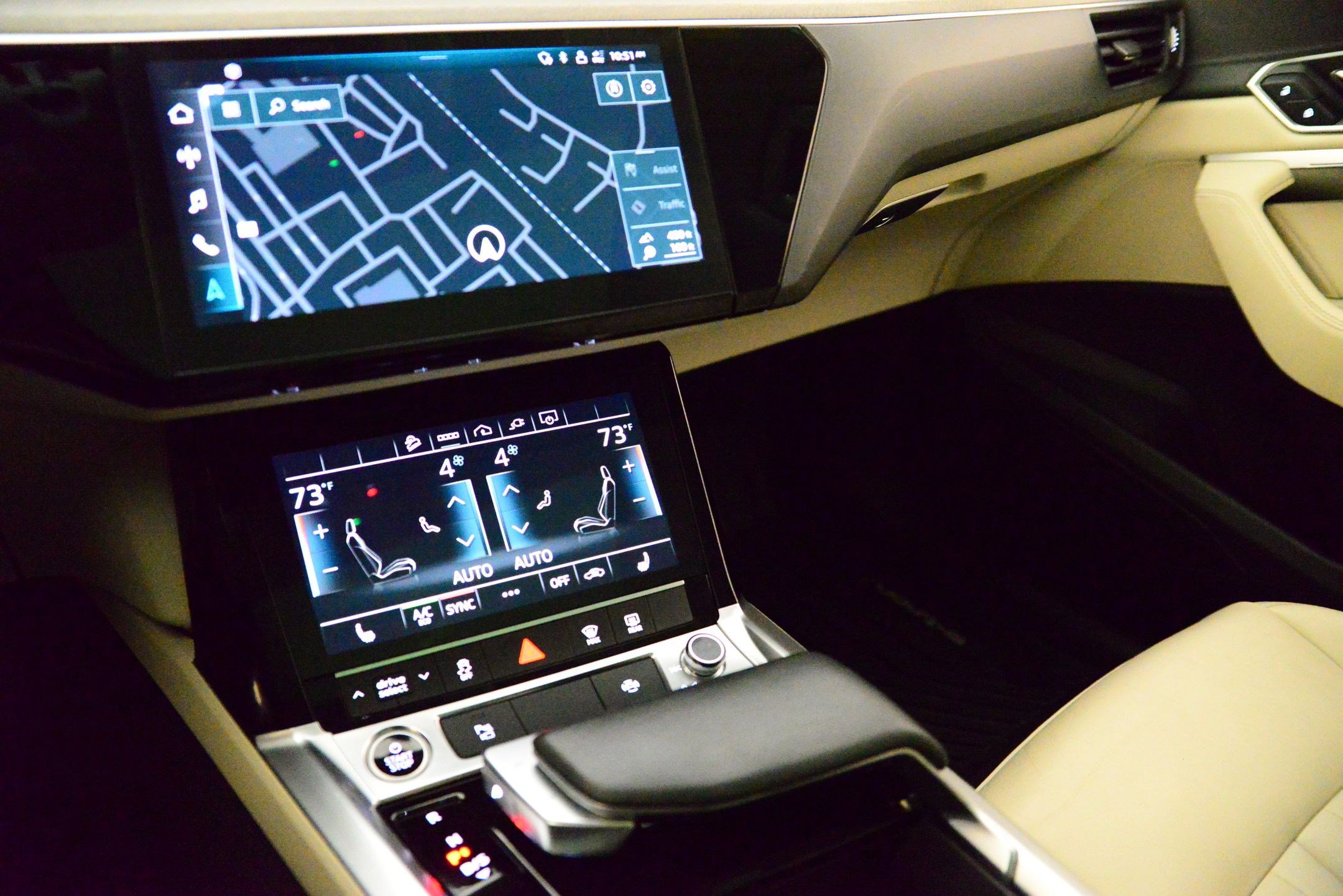 Certified 2024 Audi Q8 e-tron Premium image 27