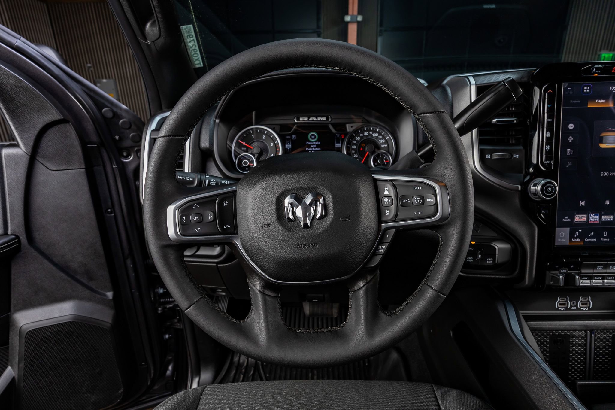 Used 2025 RAM 3500 Big Horn AWD/4WD image 19