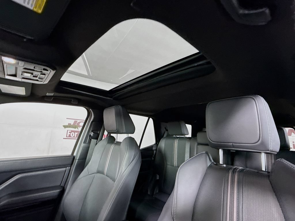 Certified 2025 Toyota 4Runner Limited AWD/4WD image 11