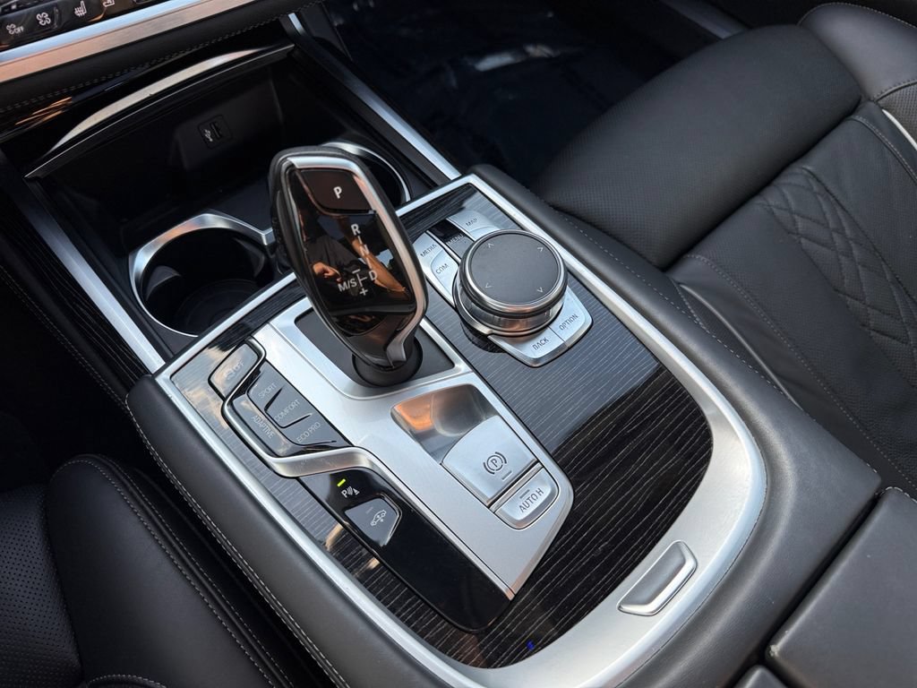 Used 2018 BMW 750i xDrive AWD/4WD image 25