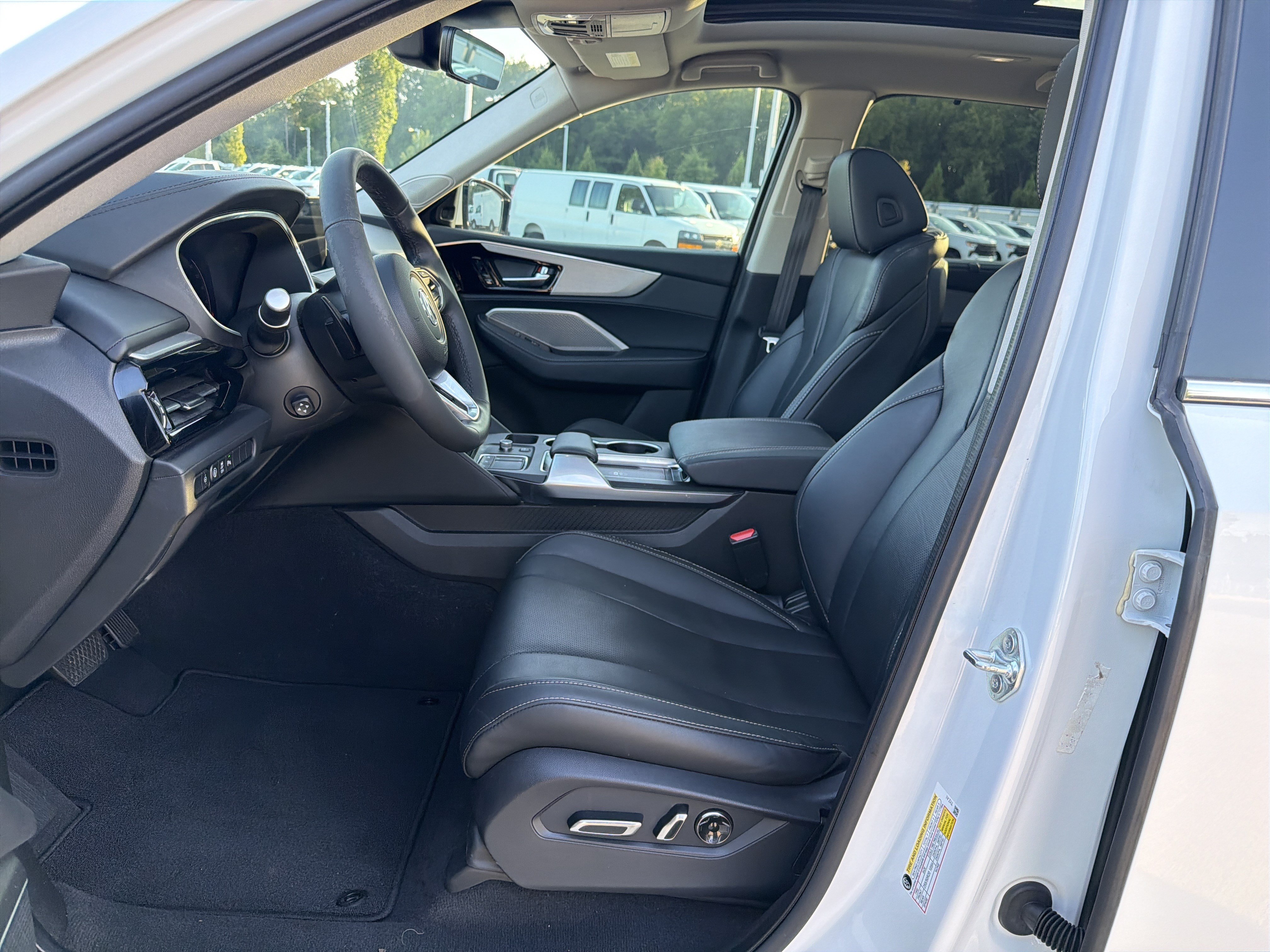 Certified 2024 Acura MDX w/ Technology Package FWD image 16