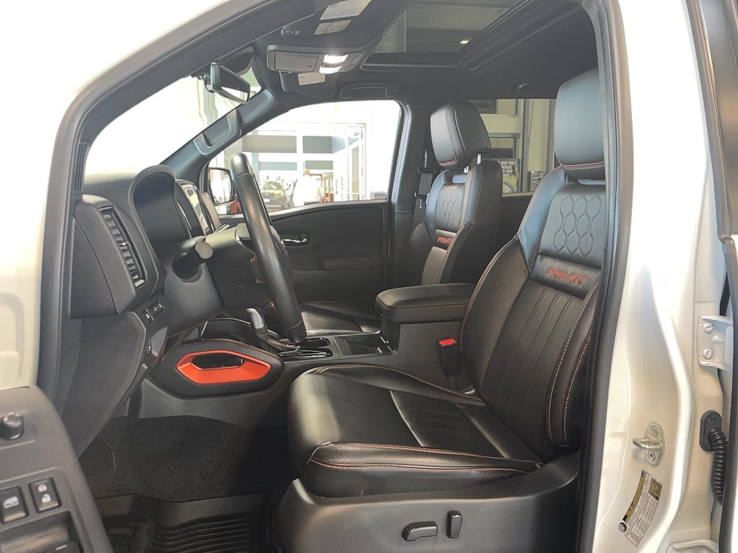 Used 2023 Nissan Frontier PRO-4X w/ Pro-4X Premium Package AWD/4WD image 7