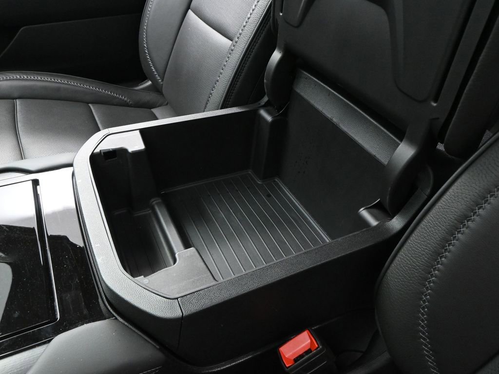 Used 2025 GMC Yukon XL Denali image 37