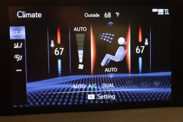 Used 2020 Lexus UX 250h w/ Premium Package image 27