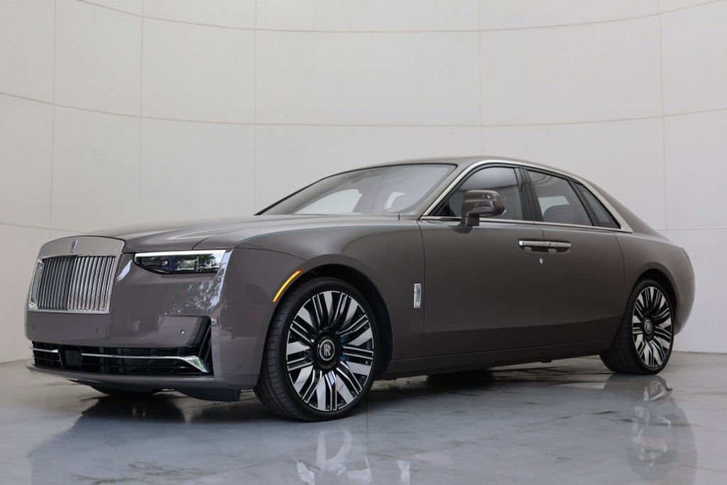 New 2025 Rolls-Royce Ghost image 9