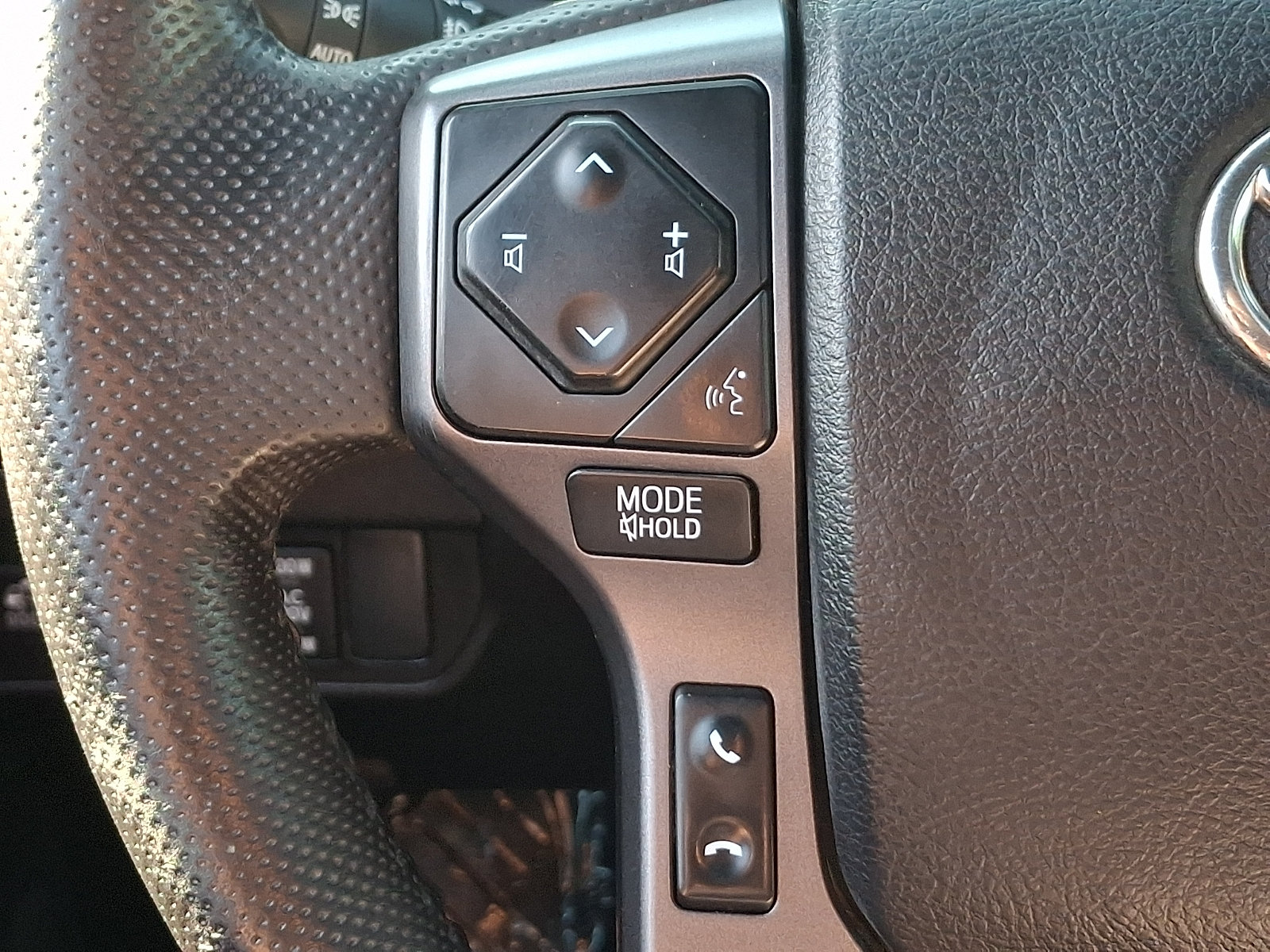 Used 2022 Toyota Tacoma TRD Sport w/ TRD Premium Sport Package AWD/4WD image 22