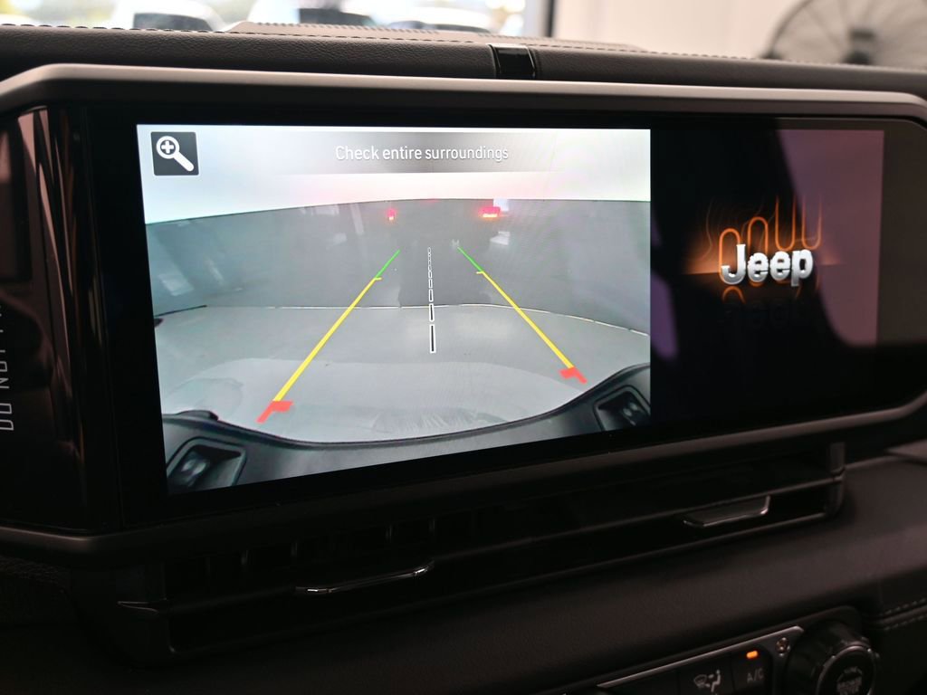 Used 2024 Jeep Gladiator Sport w/ Premium Package image 20