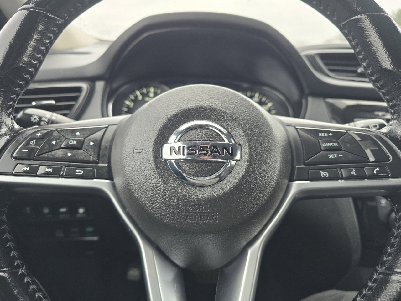 Used 2020 Nissan Rogue SV image 26