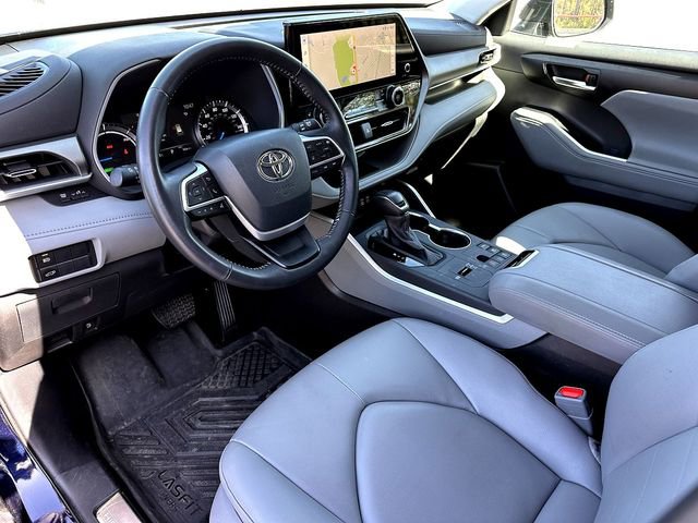 Certified 2025 Toyota Highlander XLE AWD/4WD image 13