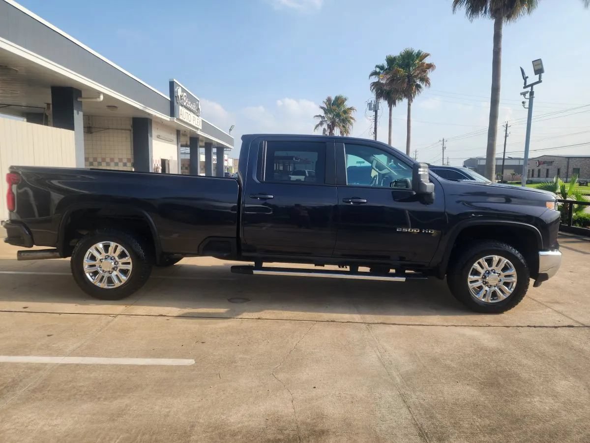 Used 2024 Chevrolet Silverado 2500 LT AWD/4WD image 8