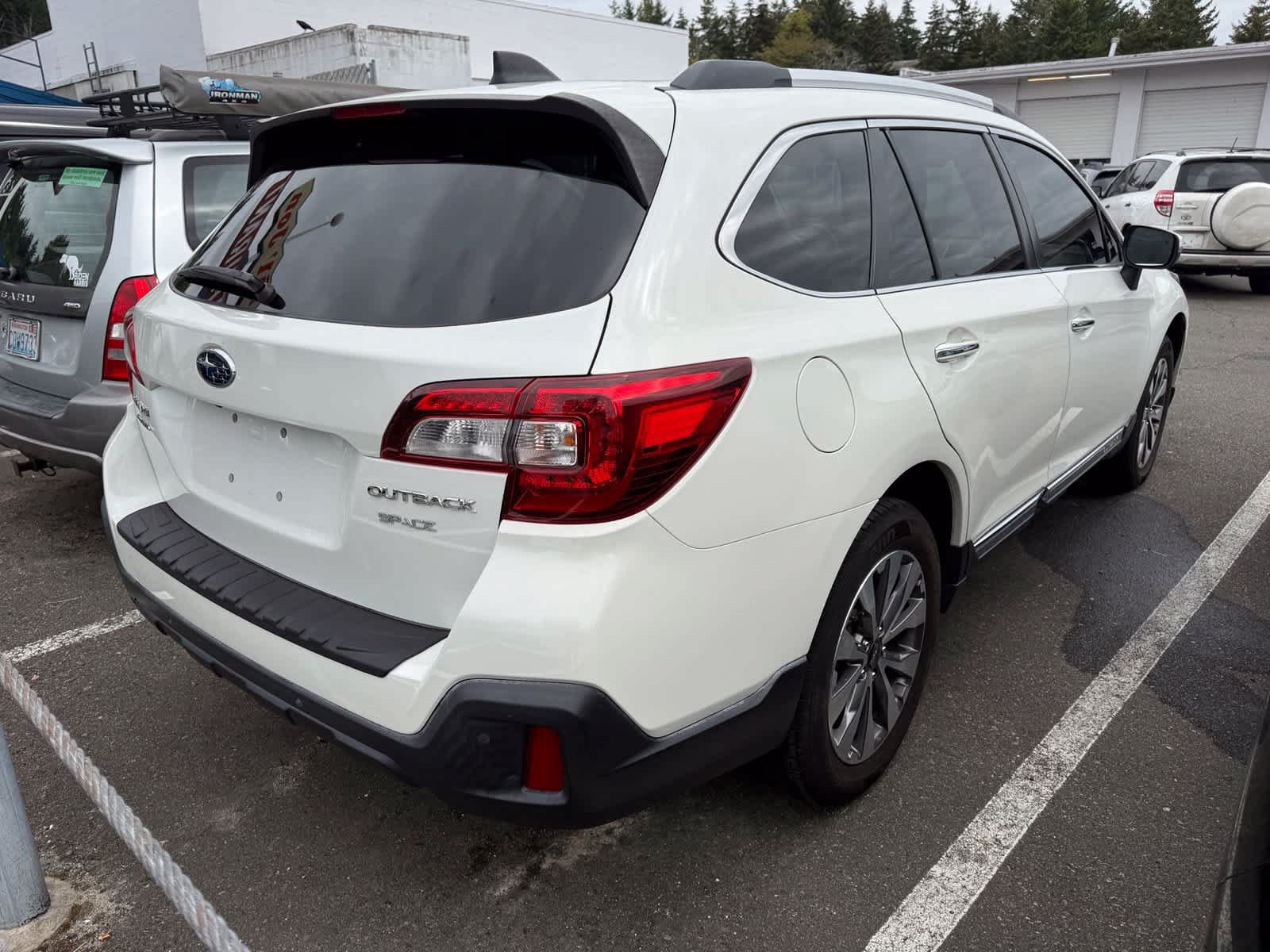 Used 2019 Subaru Outback 2.5i Touring AWD/4WD image 3