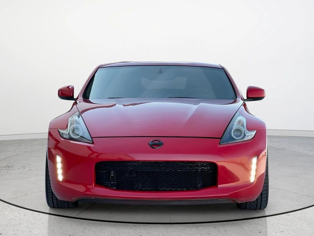 Used 2018 Nissan 370Z Coupe RWD image 7