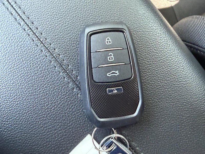 Used 2025 Hyundai Tucson SE FWD image 43