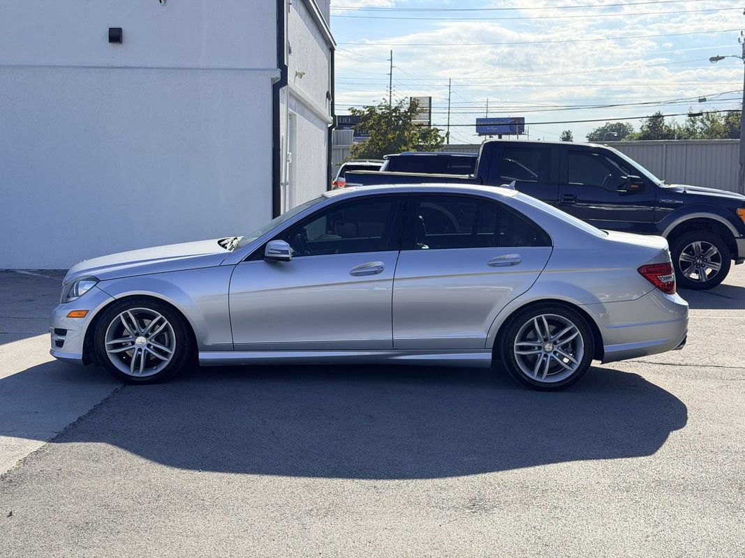 Used 2012 Mercedes-Benz C 300 4MATIC Sedan image 3