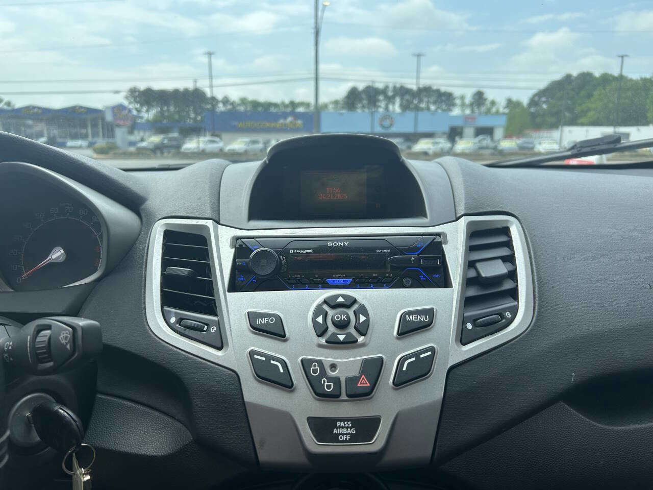 Used 2012 Ford Fiesta SE image 12