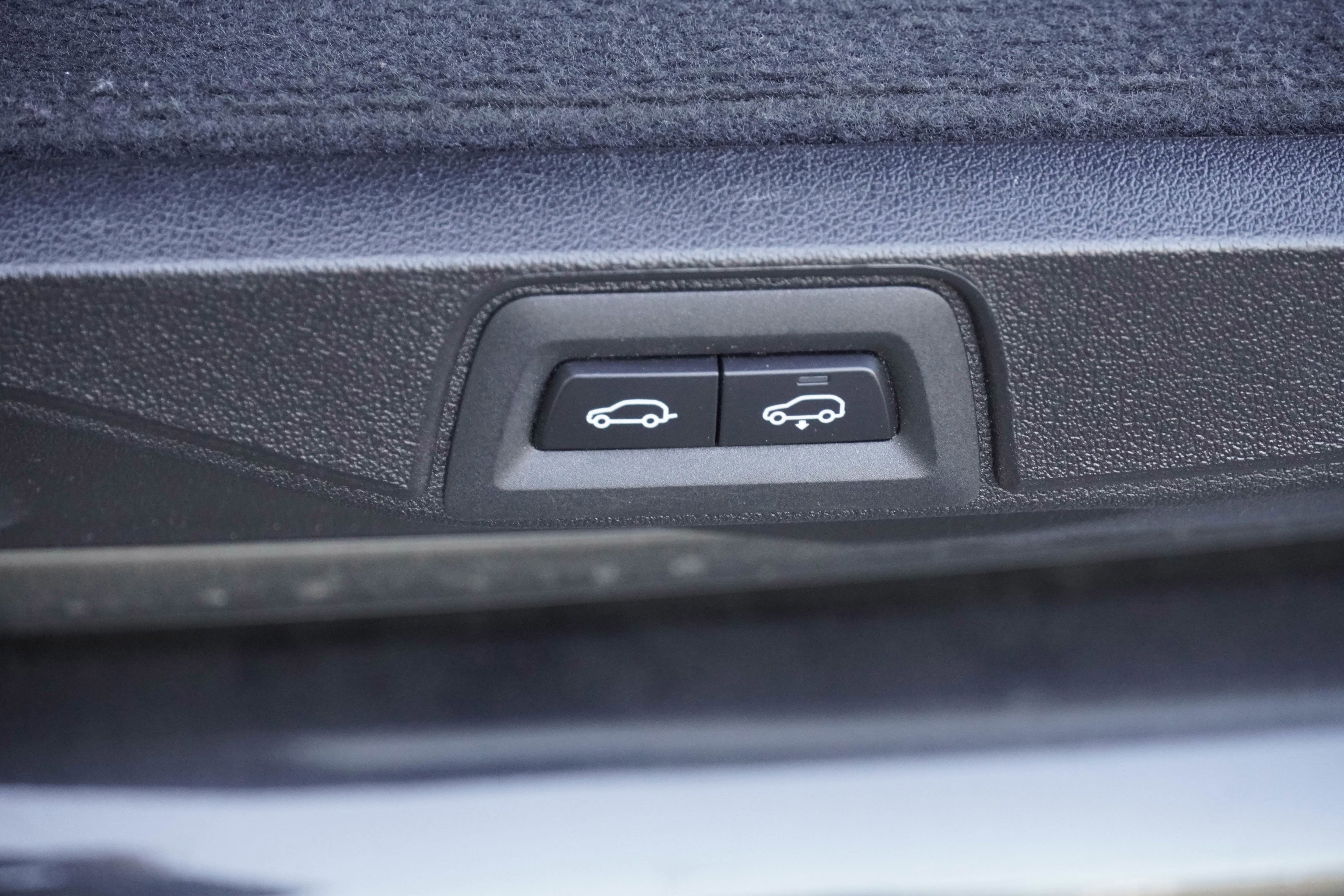 Certified 2024 BMW X7 M60i w/ Executive Package image 40