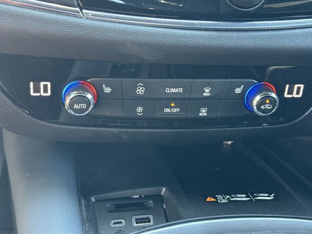 Used 2024 Buick Enclave Essence w/ Experience Buick Package FWD image 17