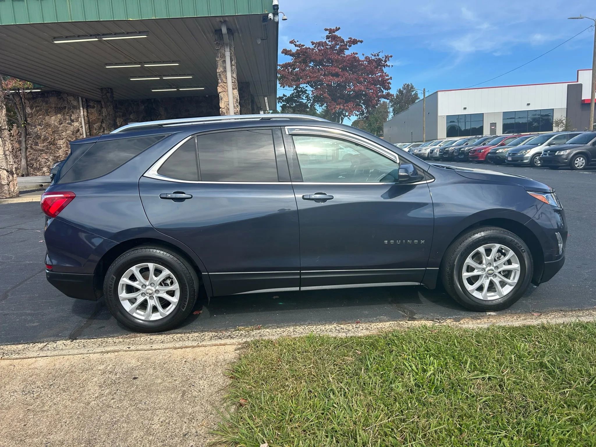 Used 2018 Chevrolet Equinox LT w/ Sun & Infotainment Package image 8