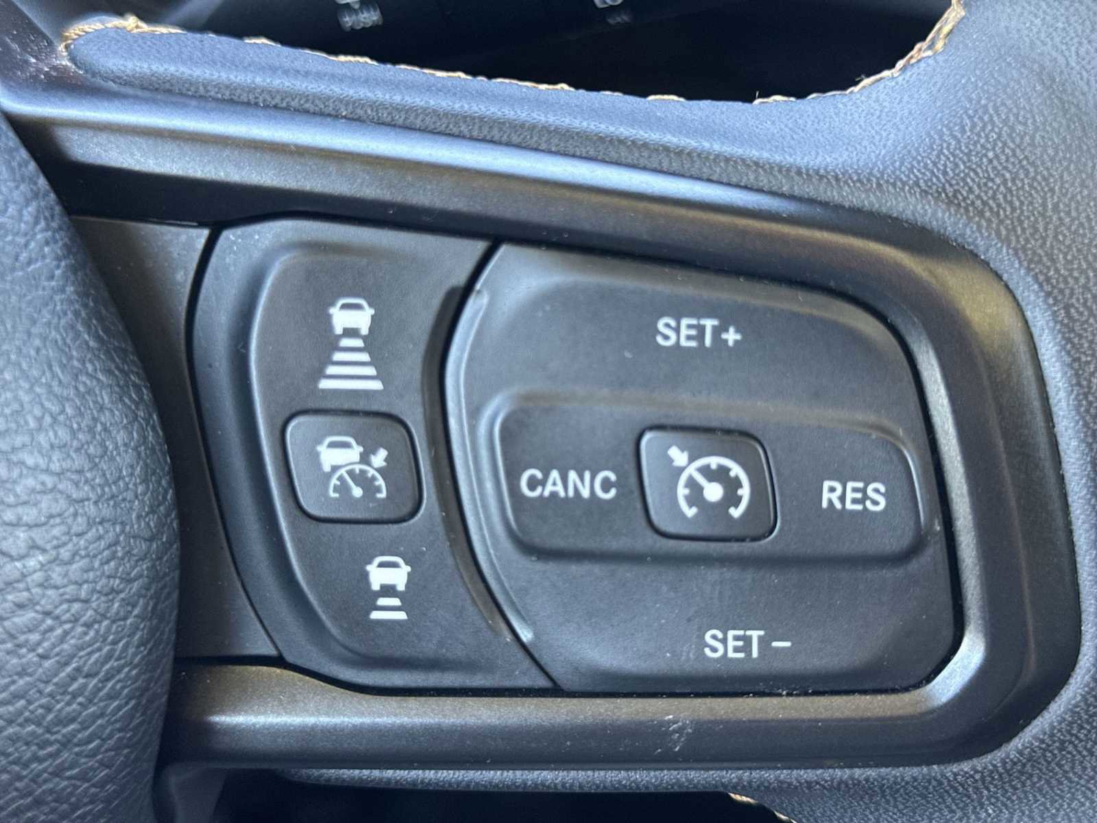 Used 2024 Jeep Wrangler Unlimited AWD/4WD image 28