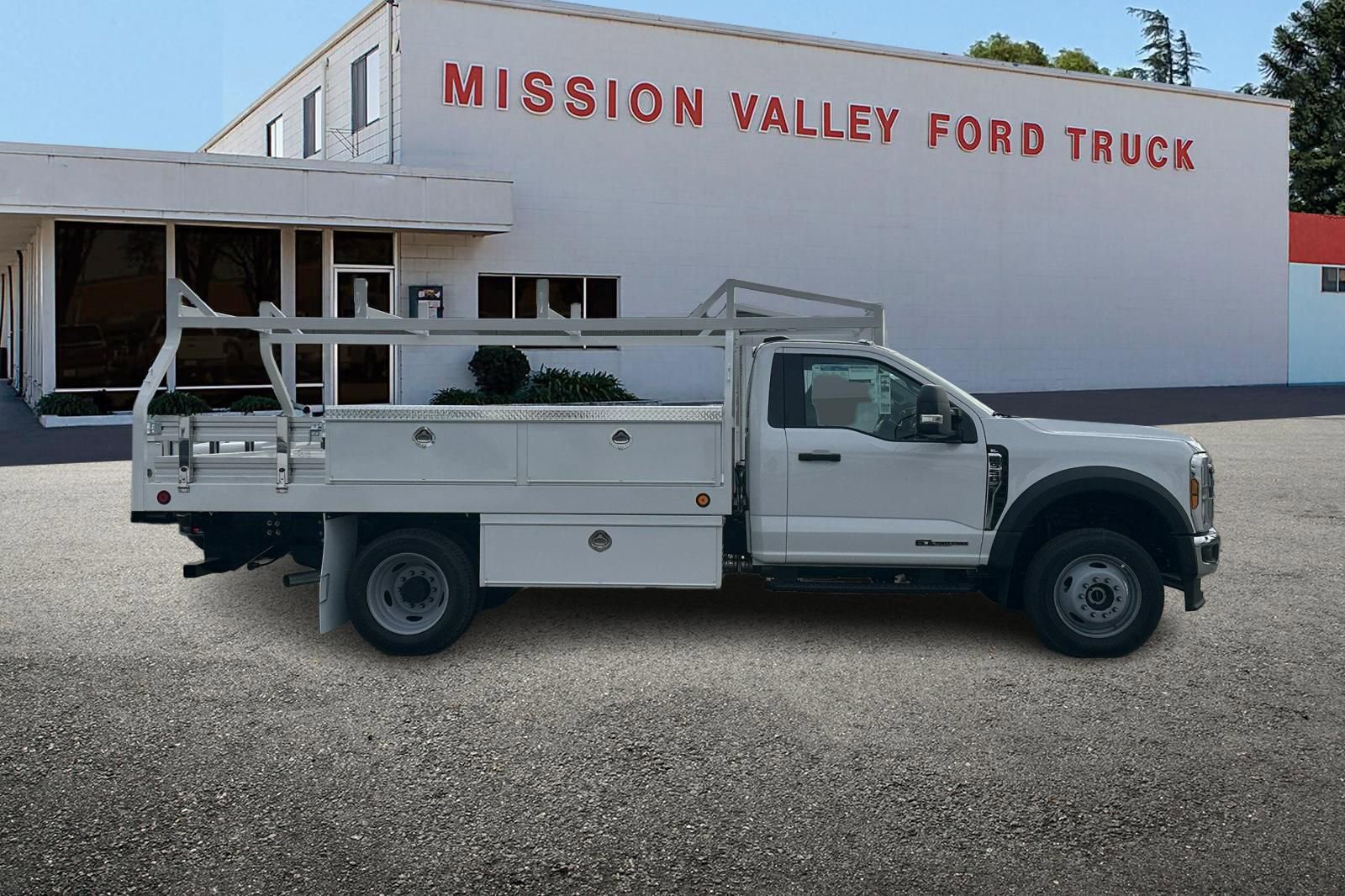 New 2026 Ford F550 4x4 Regular Cab Super Duty image 3