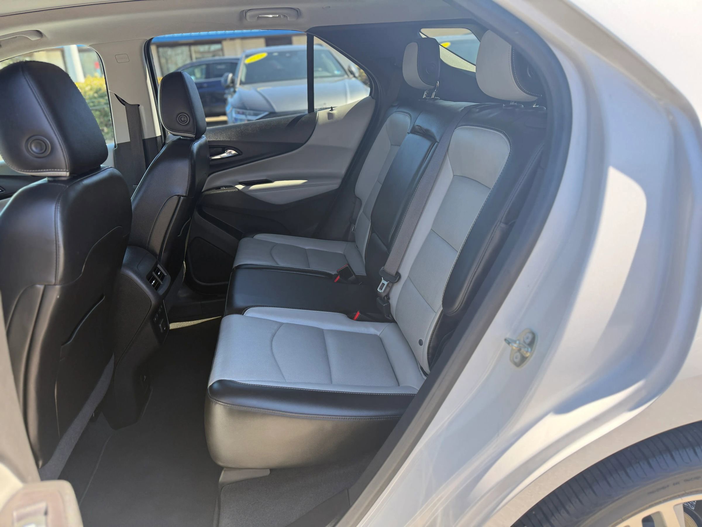 Used 2019 Chevrolet Equinox Premier image 16