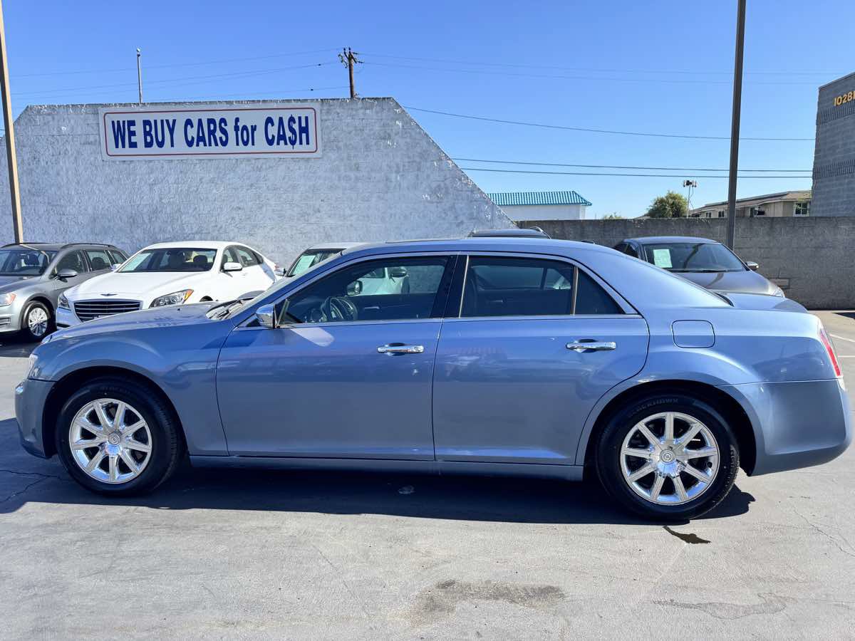 Used 2011 Chrysler 300 C RWD image 14