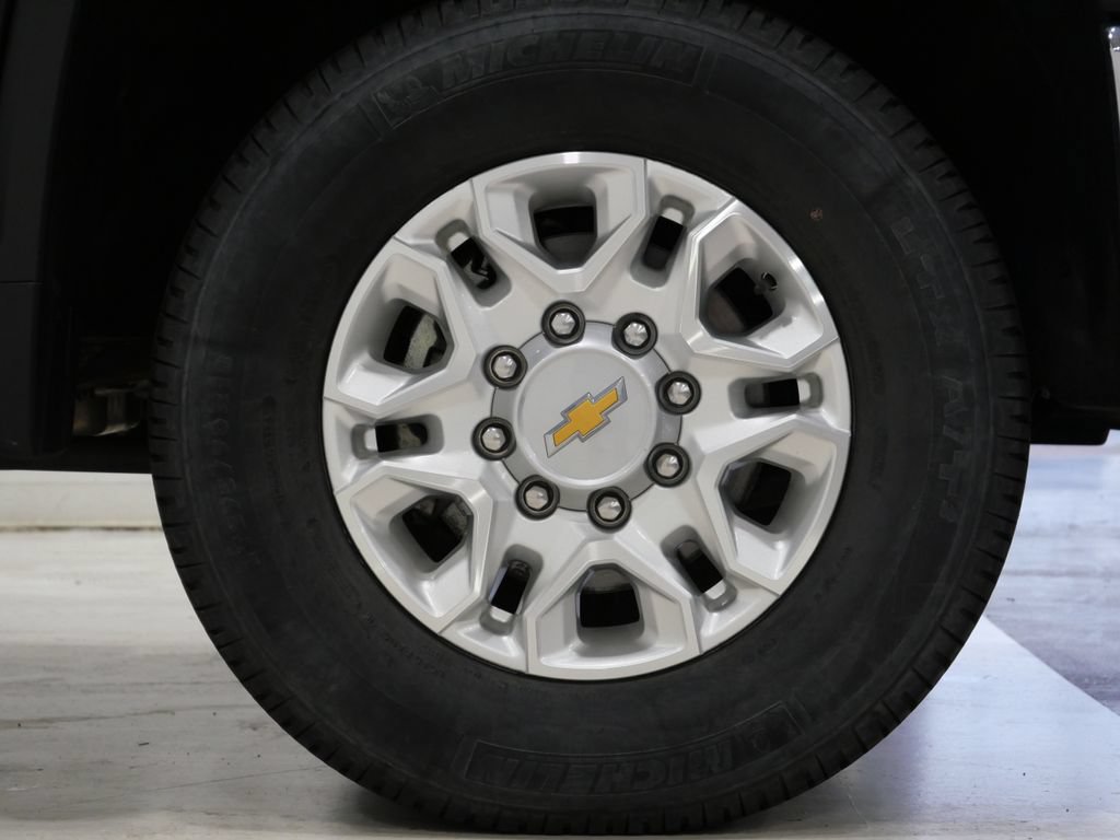 Used 2024 Chevrolet Silverado 2500 LTZ w/ LTZ Plus Package AWD/4WD image 8