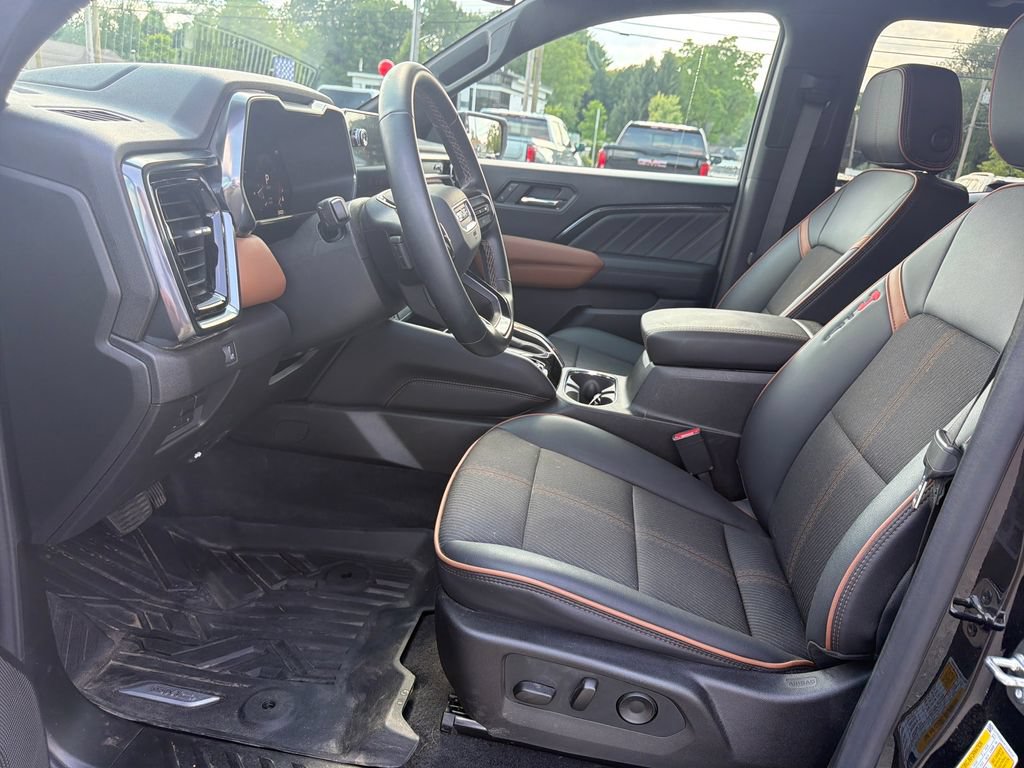 Used 2026 GMC Canyon AT4 AWD/4WD image 9