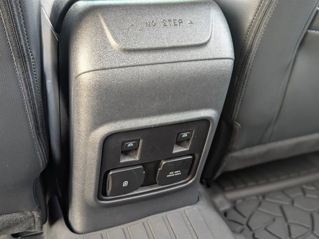 Used 2024 Ford Bronco Wildtrak image 27