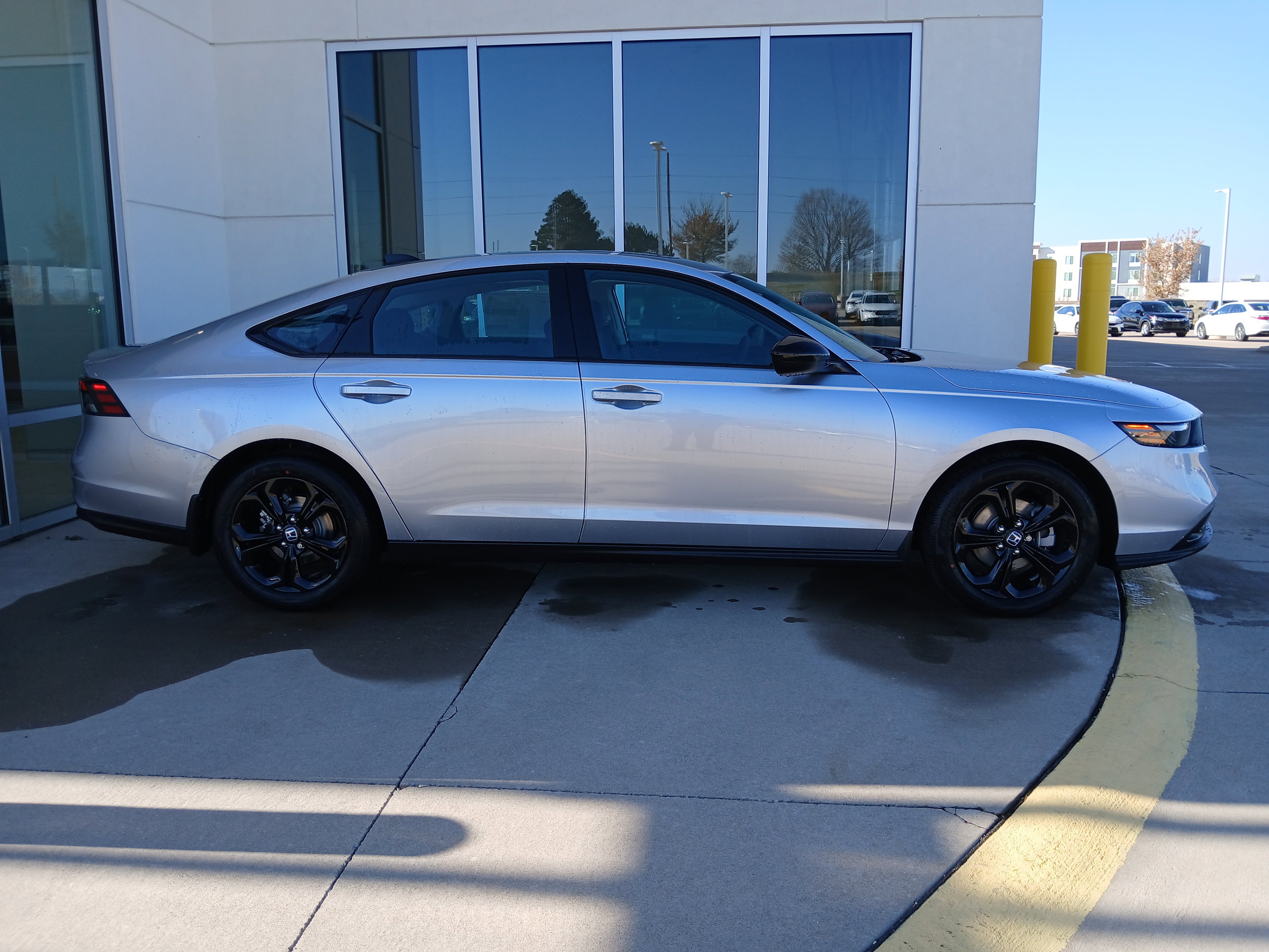 New 2025 Honda Accord SE image 1