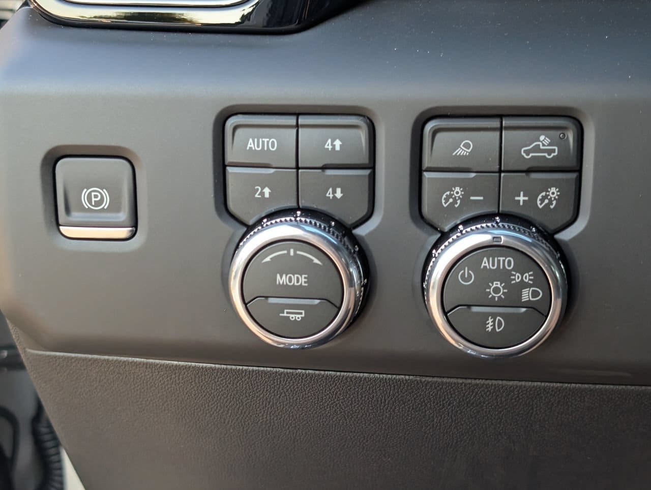 New 2026 GMC Sierra 2500 AT4 w/ AT4 Premium Plus Package AWD/4WD image 19
