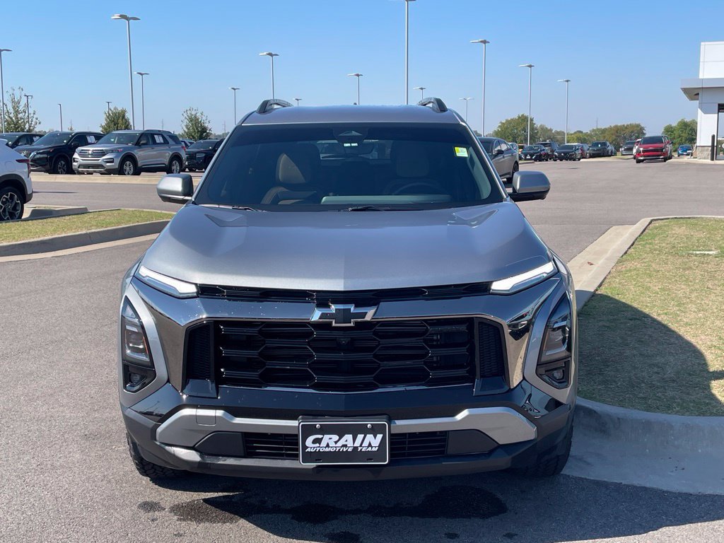 Used 2025 Chevrolet Equinox ACTIV w/ Safety and Technology Package FWD image 2