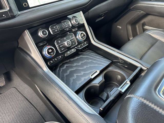 Used 2023 GMC Yukon XL Denali image 29
