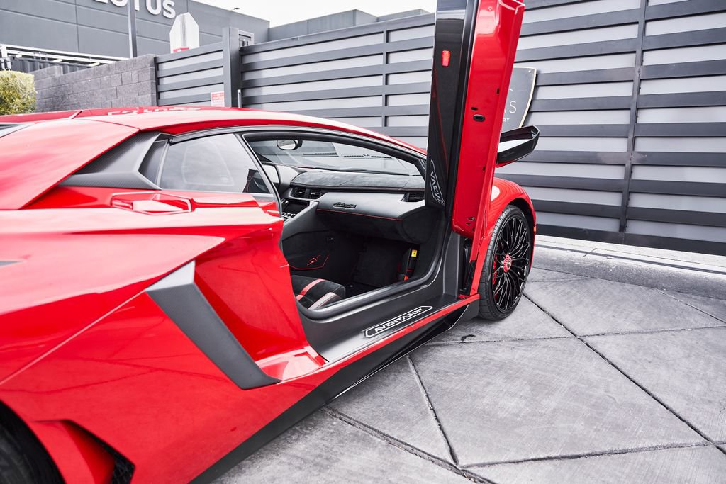 Used 2016 Lamborghini Aventador LP 750-4 Superveloce AWD/4WD image 32