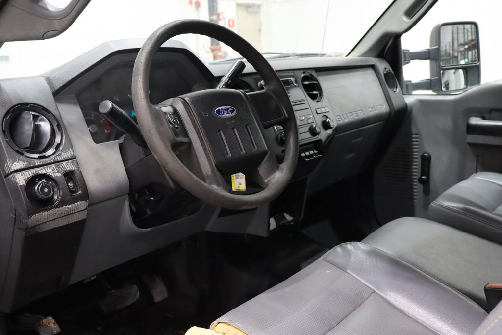 Used 2016 Ford F550 2WD Regular Cab Super Duty image 13