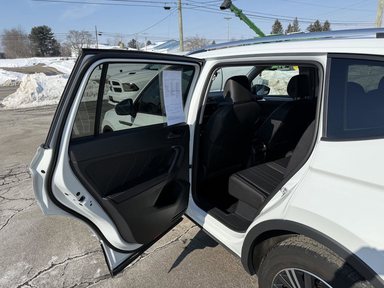 Used 2024 Volkswagen Tiguan Wolfsburg Edition image 21