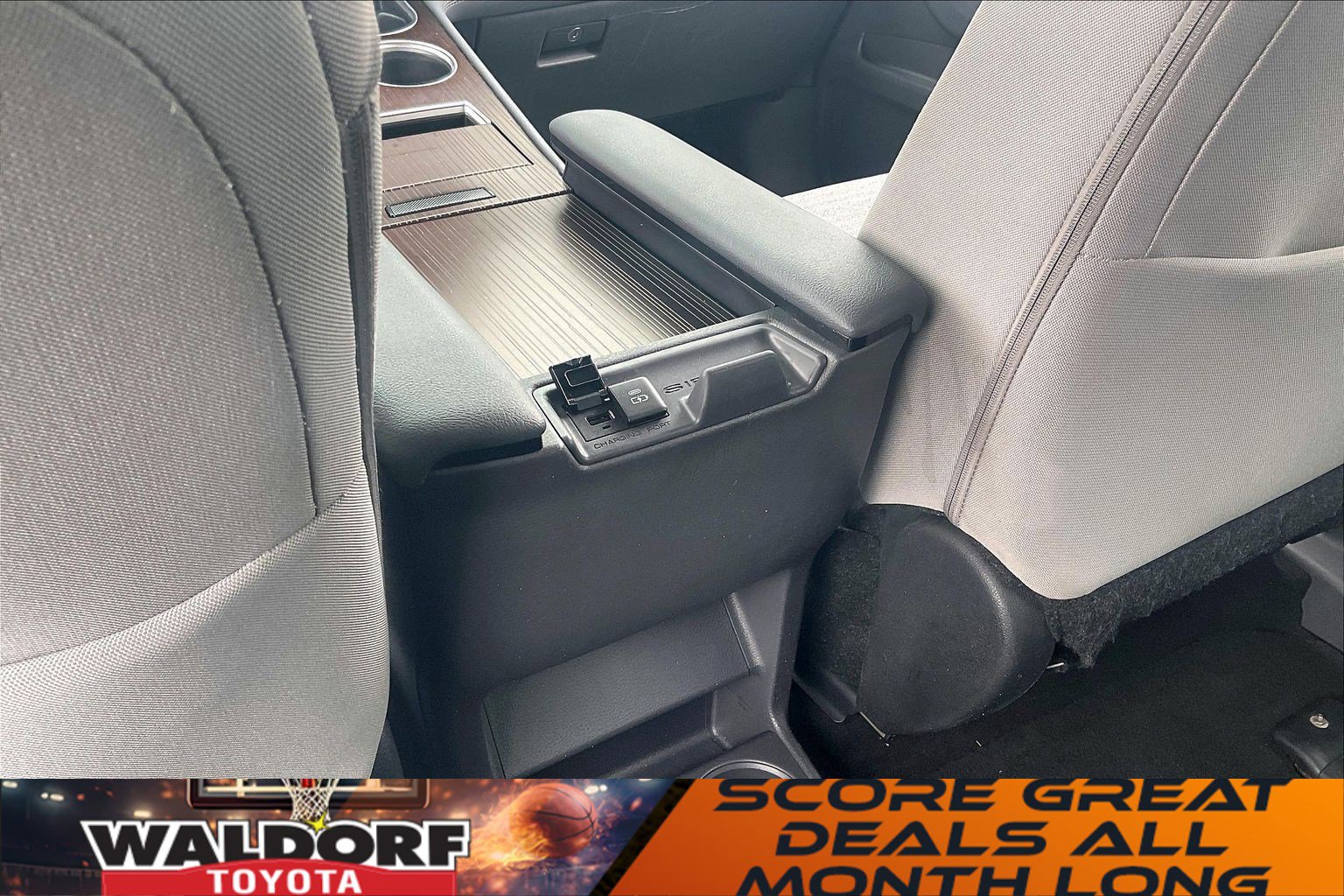 Used 2023 Toyota Sienna LE w/ LE Plus Package image 41