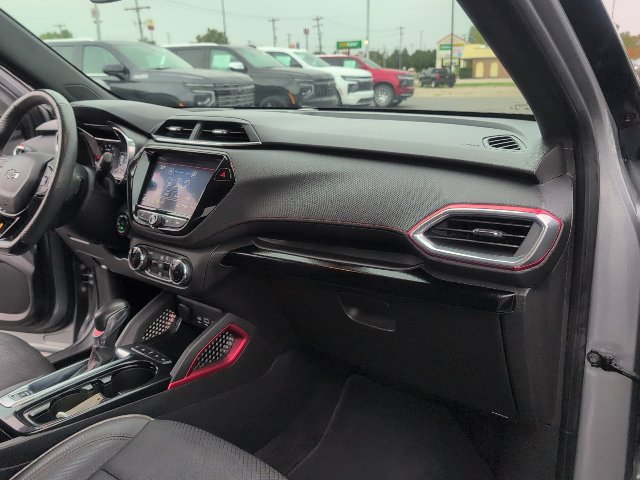 Used 2023 Chevrolet TrailBlazer RS w/ Convenience Package AWD/4WD image 39