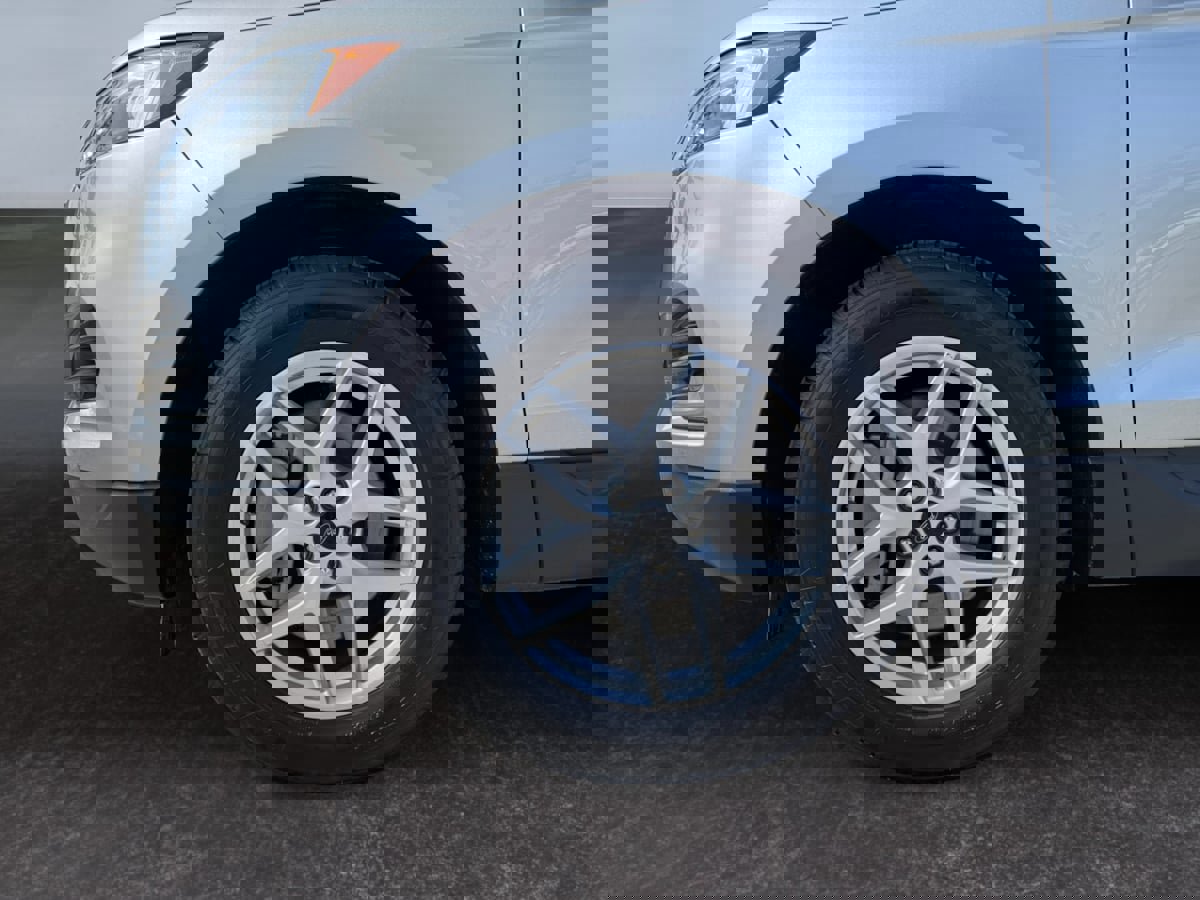 Used 2024 Ford Edge SEL image 10