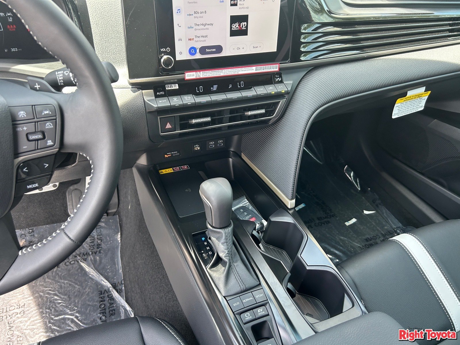 New 2026 Toyota Camry SE w/ Convenience Package FWD image 24