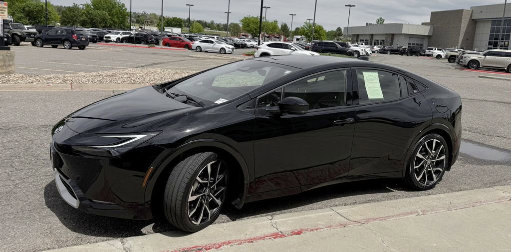 Used 2024 Toyota Prius Prime FWD image 4
