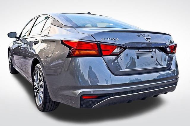 Used 2025 Nissan Altima 2.5 SV image 10