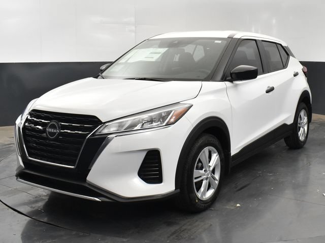 Used 2024 Nissan Kicks S FWD image 3